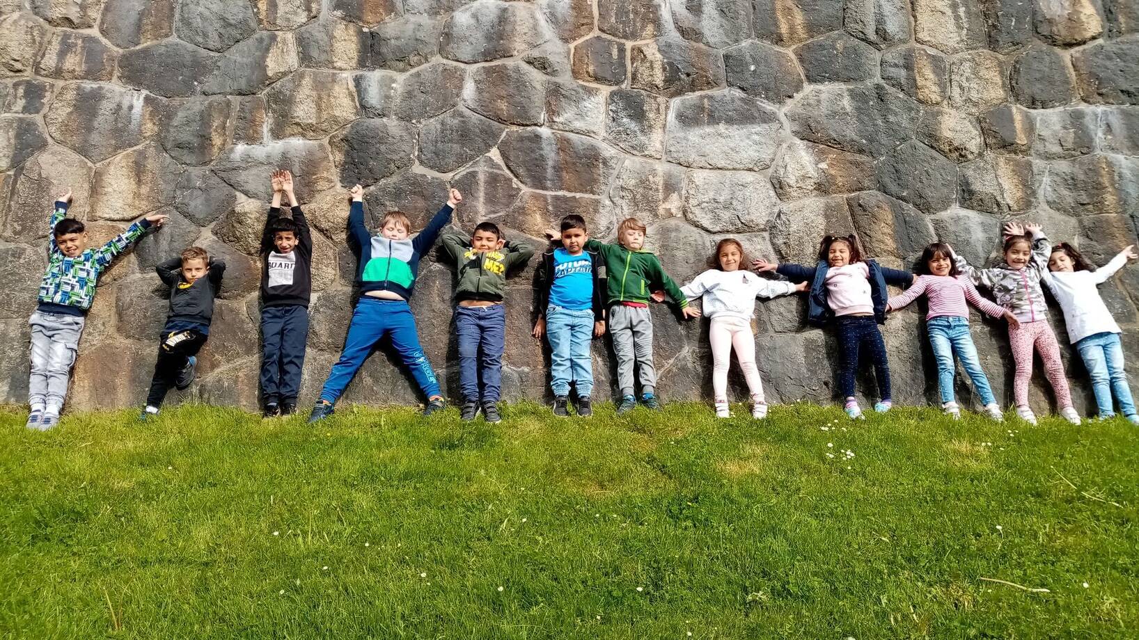 Den prázdných lavic v PT