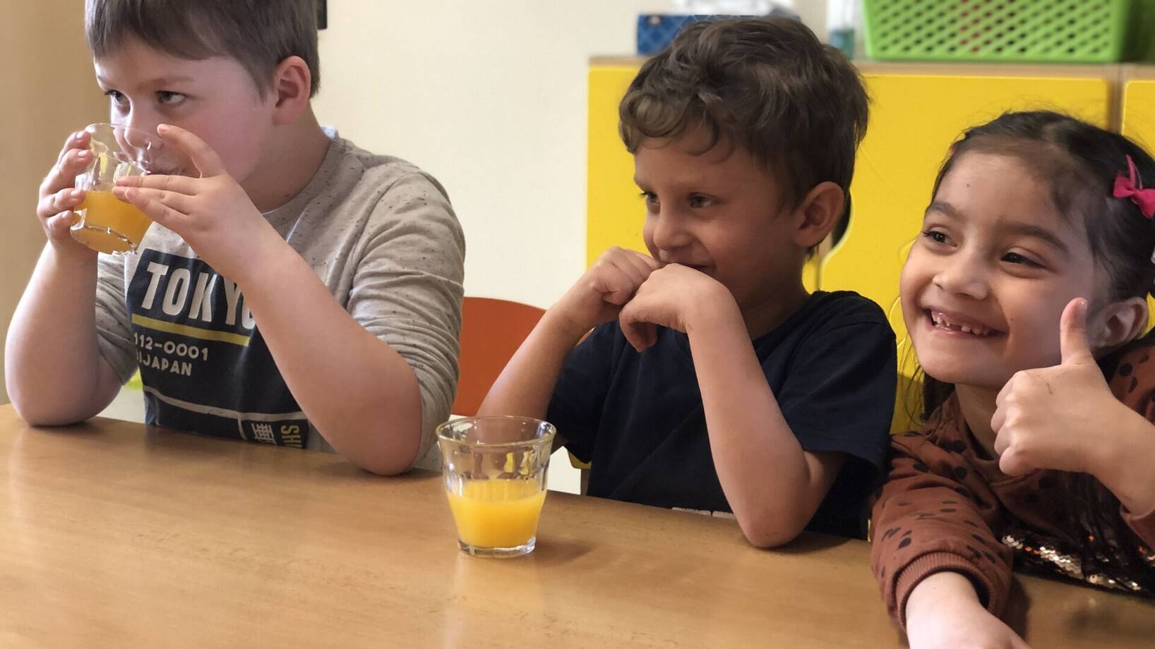 Vitamíny - výroba pomerančového džusu