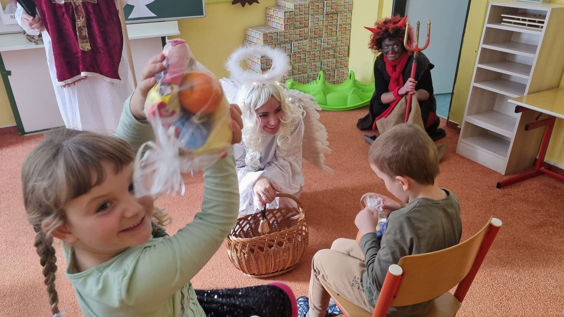 Čerti v pekle, ty se radujou....