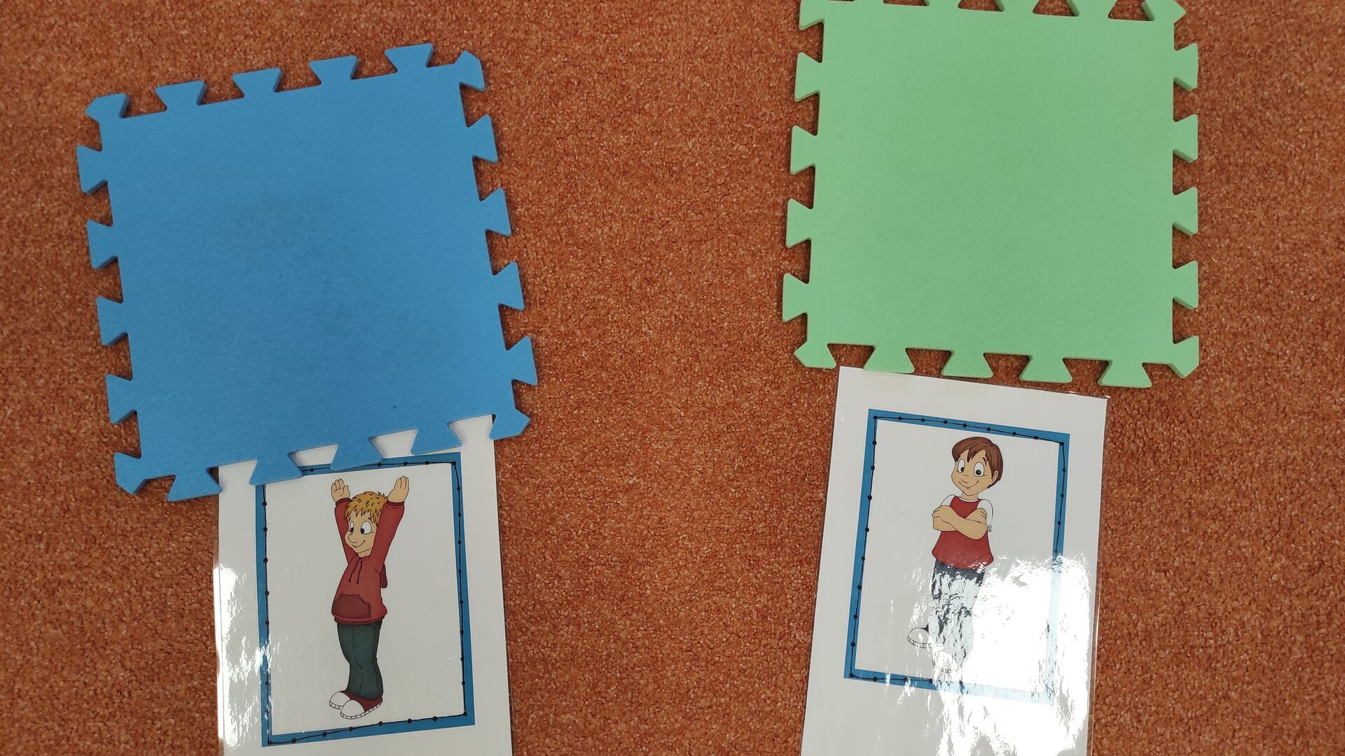 Hodina tělesné výchovy - senzorické aktivity a nápodoba pohybu