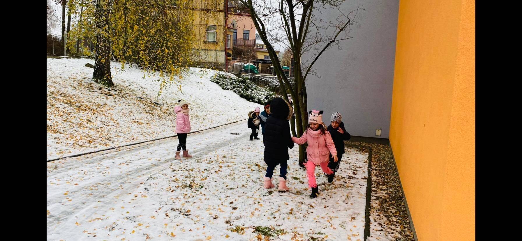 Naše první radovánky na sněhu :-)