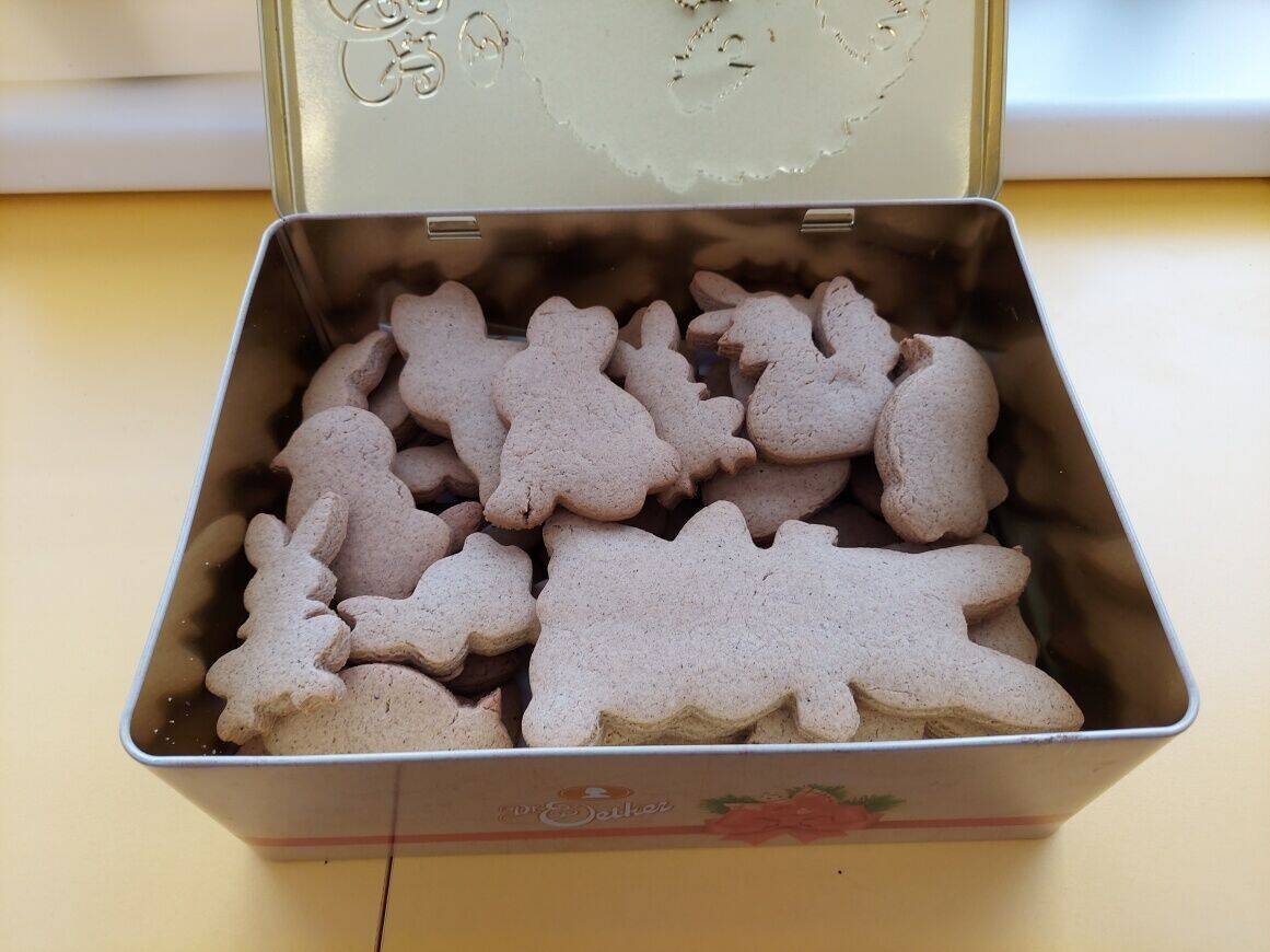 Velikonoční pečení perníčků.