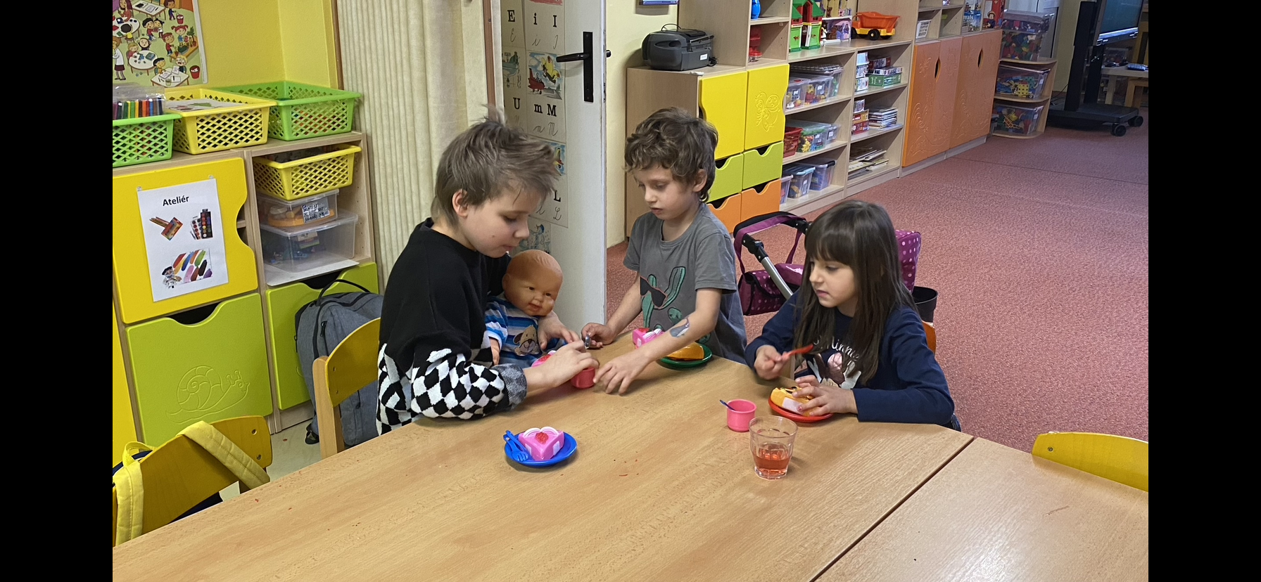 Hrajeme si na rodinu v restauraci