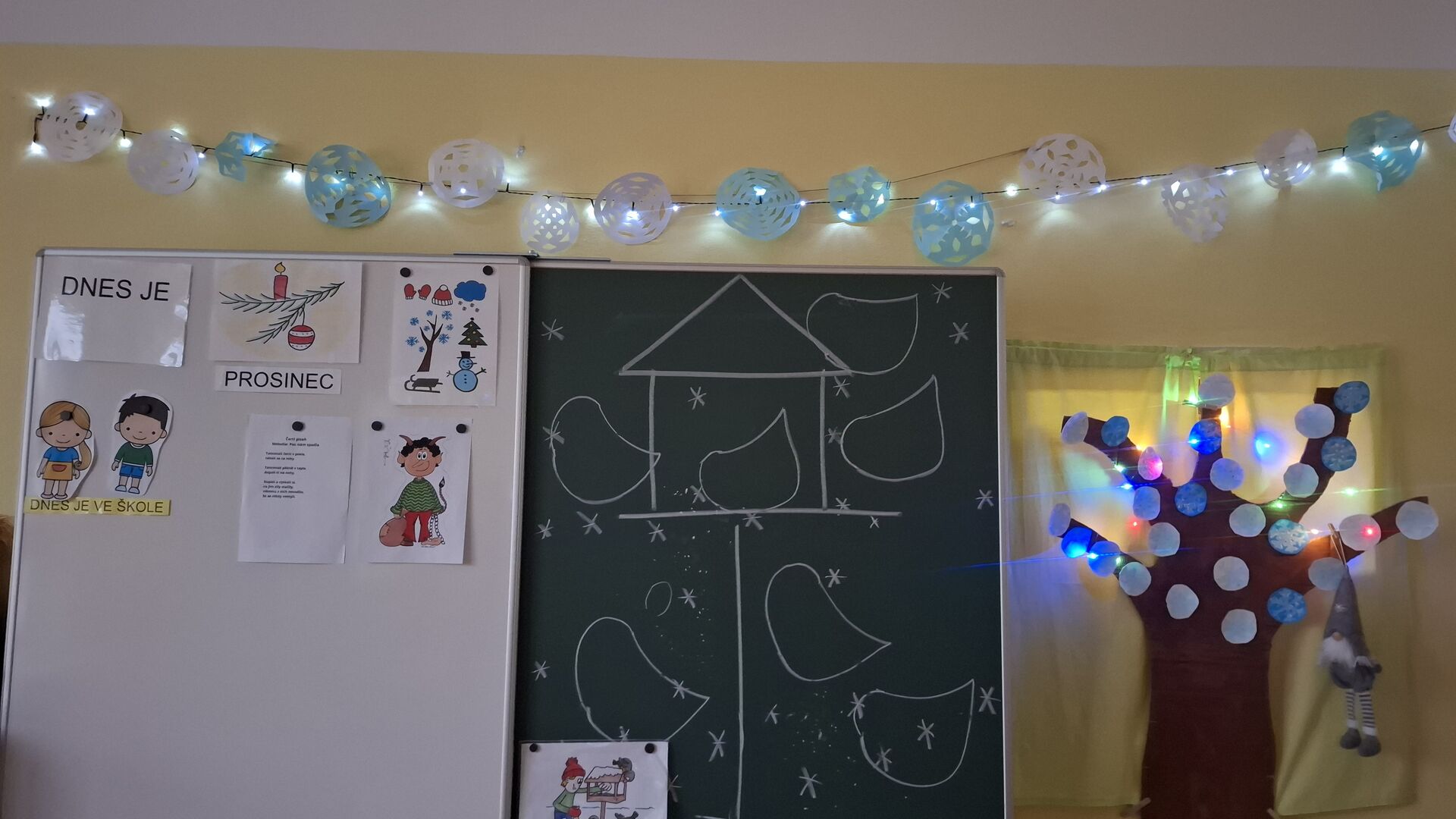 1. adventní neděle - zdobení a rozsvícení stromečku